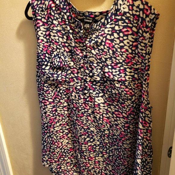 Torrid sleeveless top - Picture 1 of 3